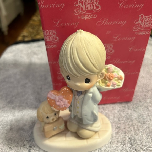 Here’s my Heart Precious Moments Valentine Figurine In Box - Picture 2 of 6